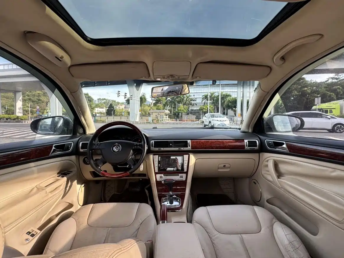 Volkswagen Passat Lingyu 2010 2009 1.8T Automatic Luxury