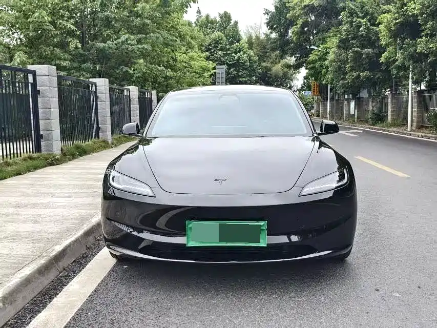 Tesla Model 3 2023 Rear-Wheel Drive фото 2