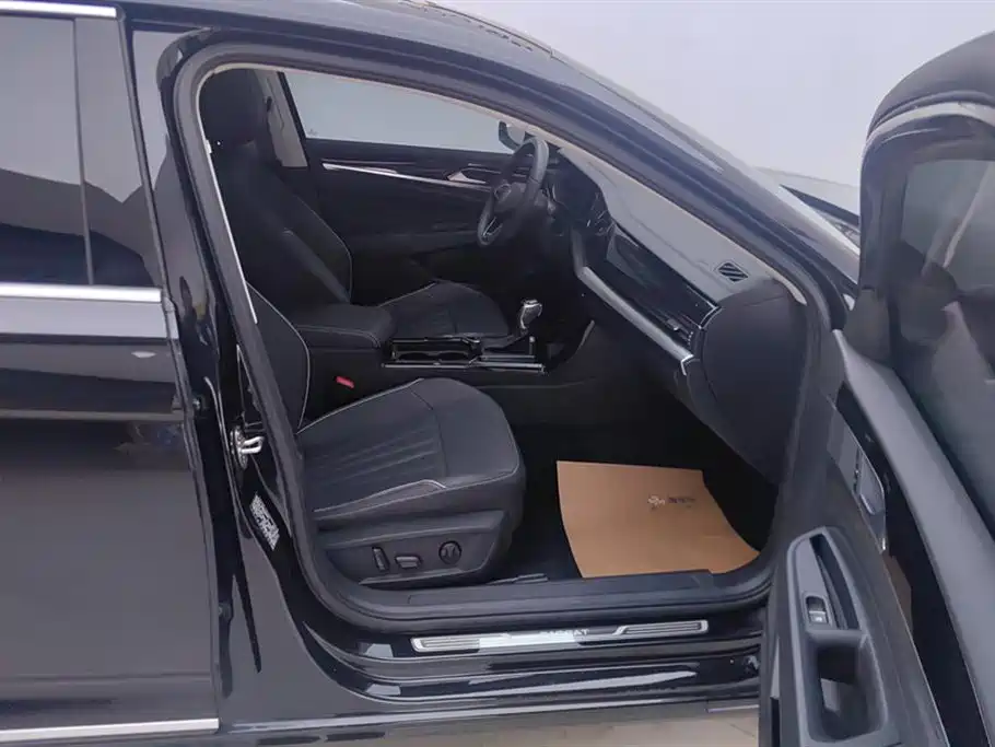 Volkswagen Passat 2024 380TSI Elite Edition фото 8