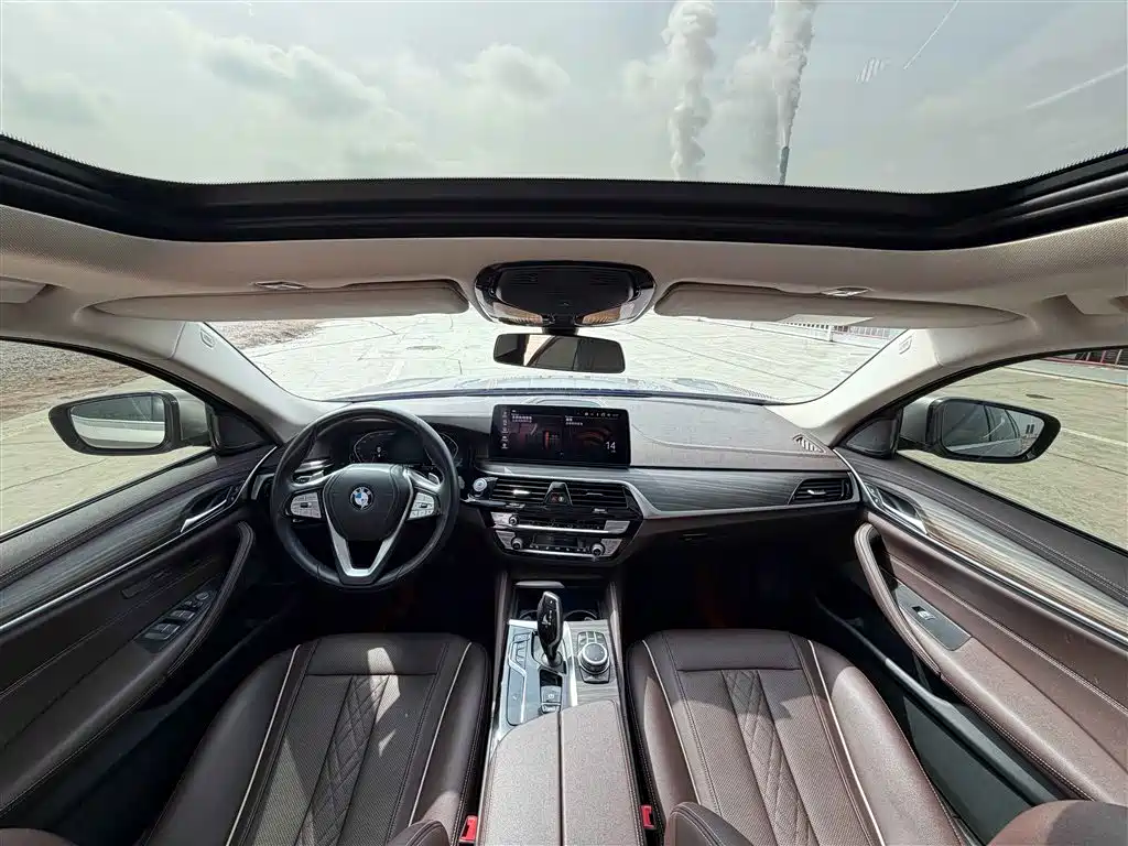 BMW 5 Series 2022 530Li Leading Luxury Package фото 10