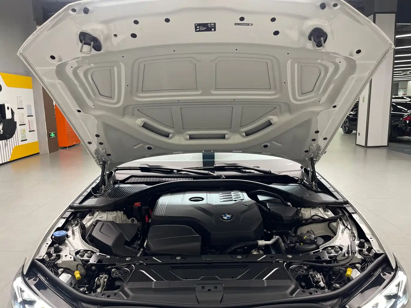 BMW 3 Series 2025 325Li M Sport Package фото 27