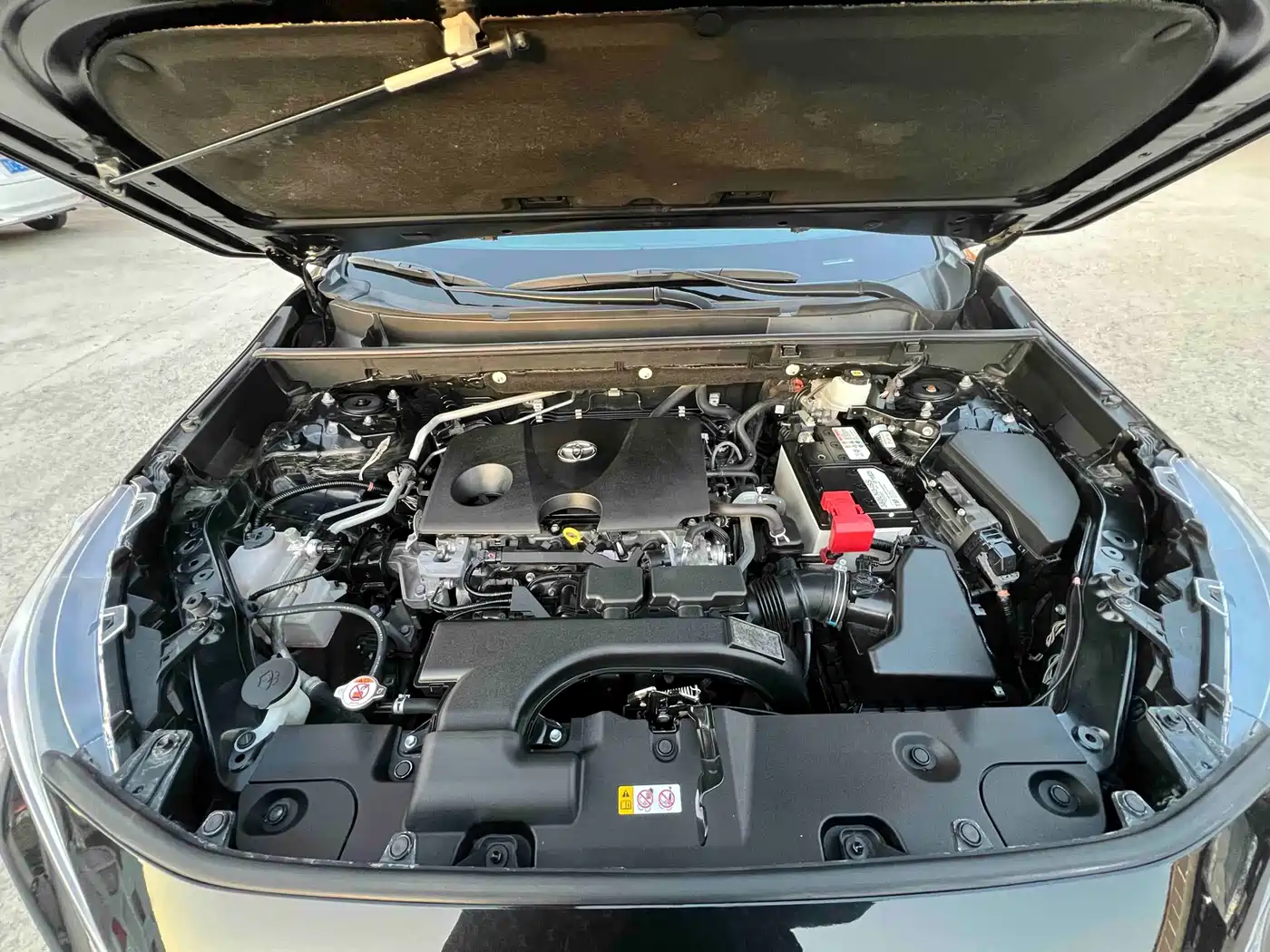 Toyota Wildlander 2022 2.0L CVT FWD Luxury Edition фото 13