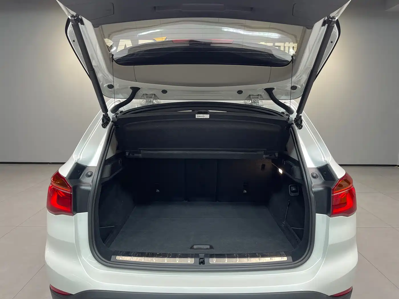BMW X1 2018 sDrive18Li Fashion Model фото 30