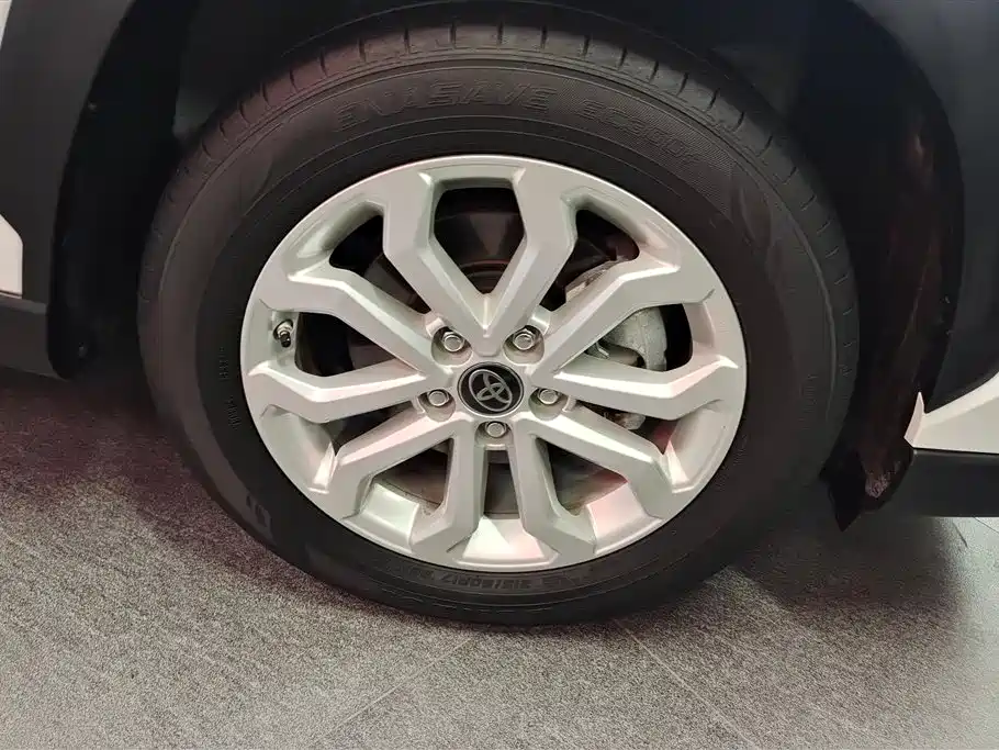 Toyota Frontlander 2023 2.0L CVT Leading Edition фото 6
