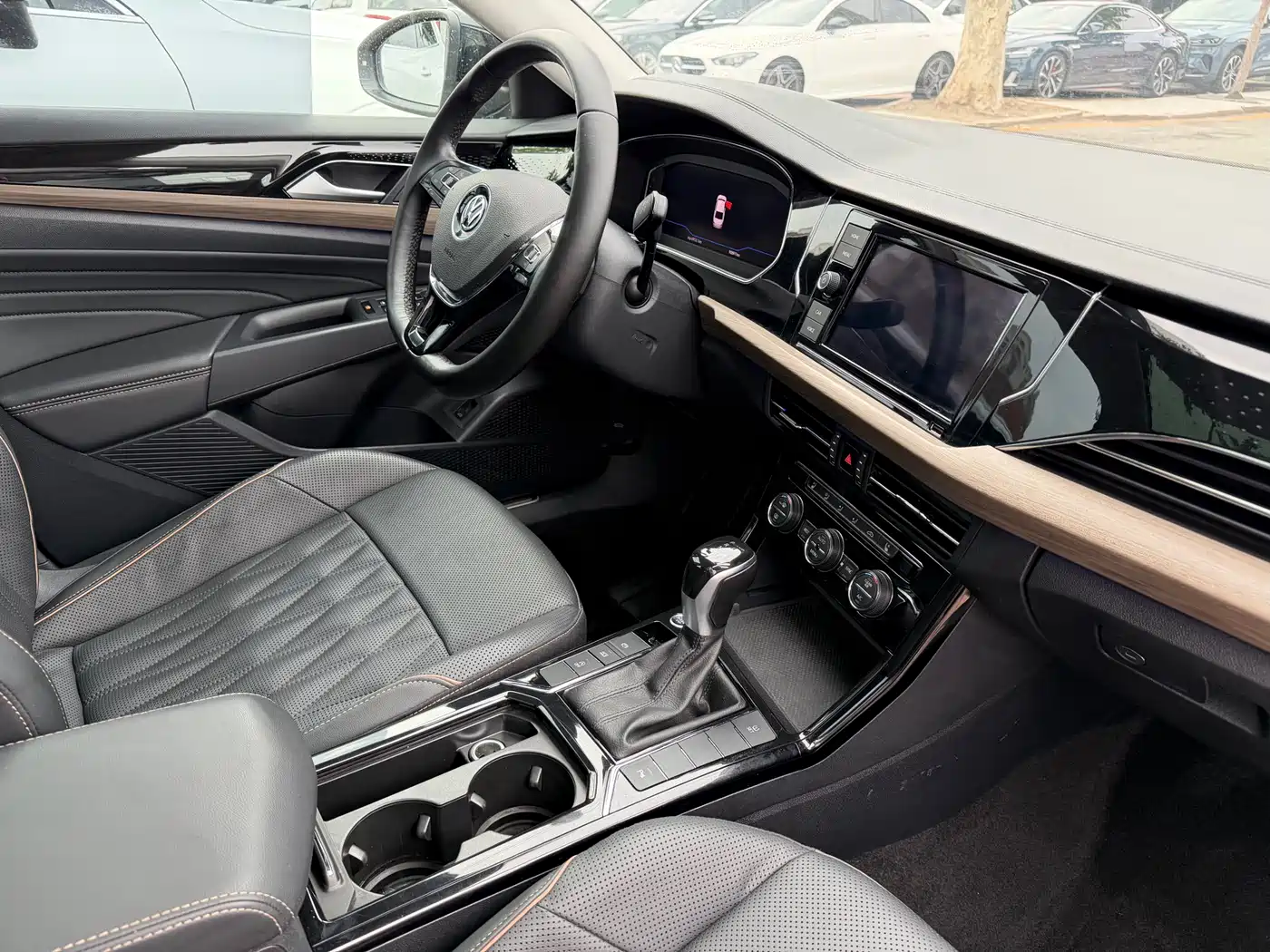 Volkswagen Passat 2019 330TSI Luxury Edition China VI фото 10