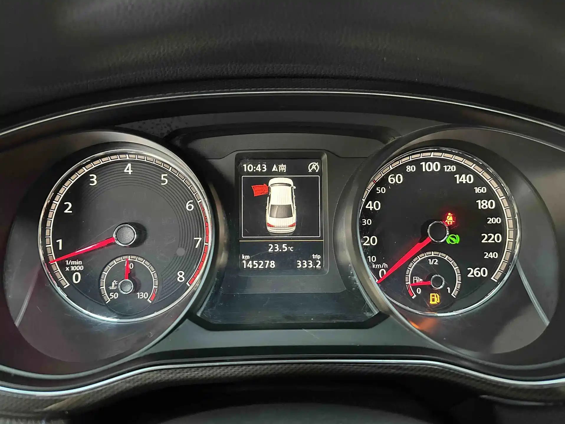 Фото 8 - Volkswagen Passat