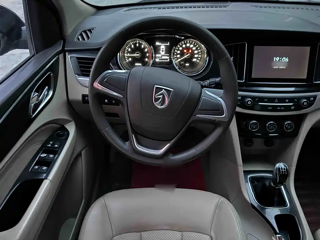 Фото 5 - Baojun 730
