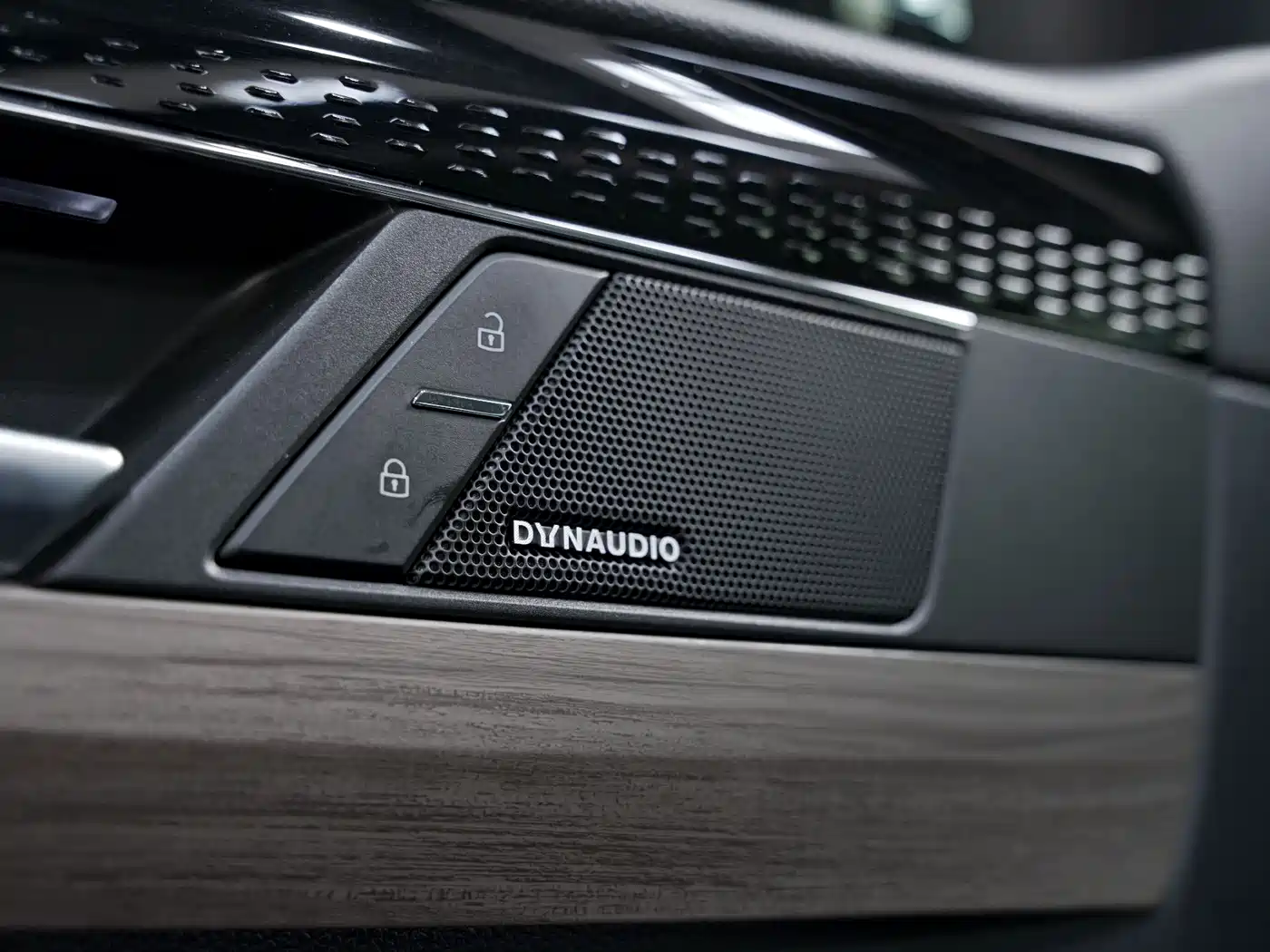 Volkswagen Passat 2019 380TSI Flagship Edition China VI фото 7