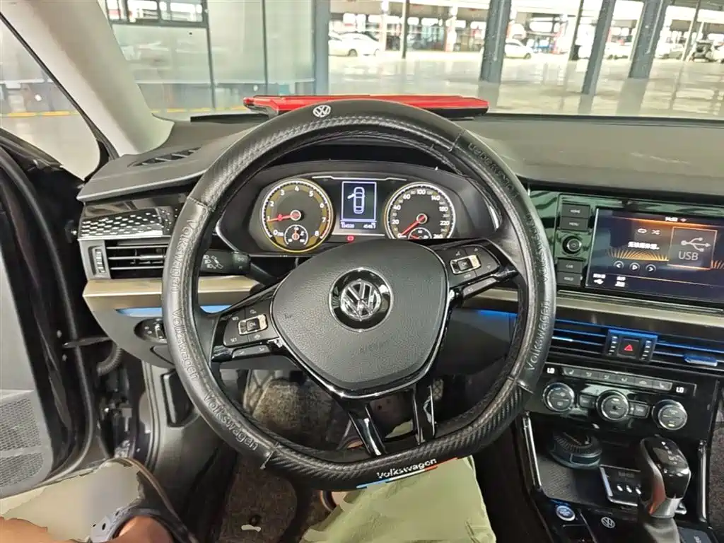 Volkswagen Passat 2019 330TSI Elite Version China VI фото 11