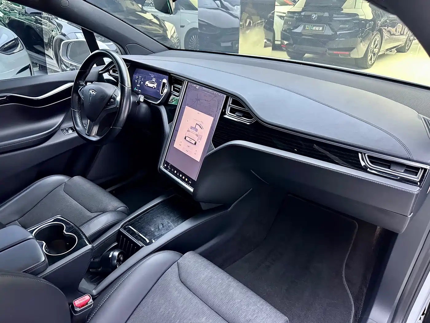 TESLA MODEL X