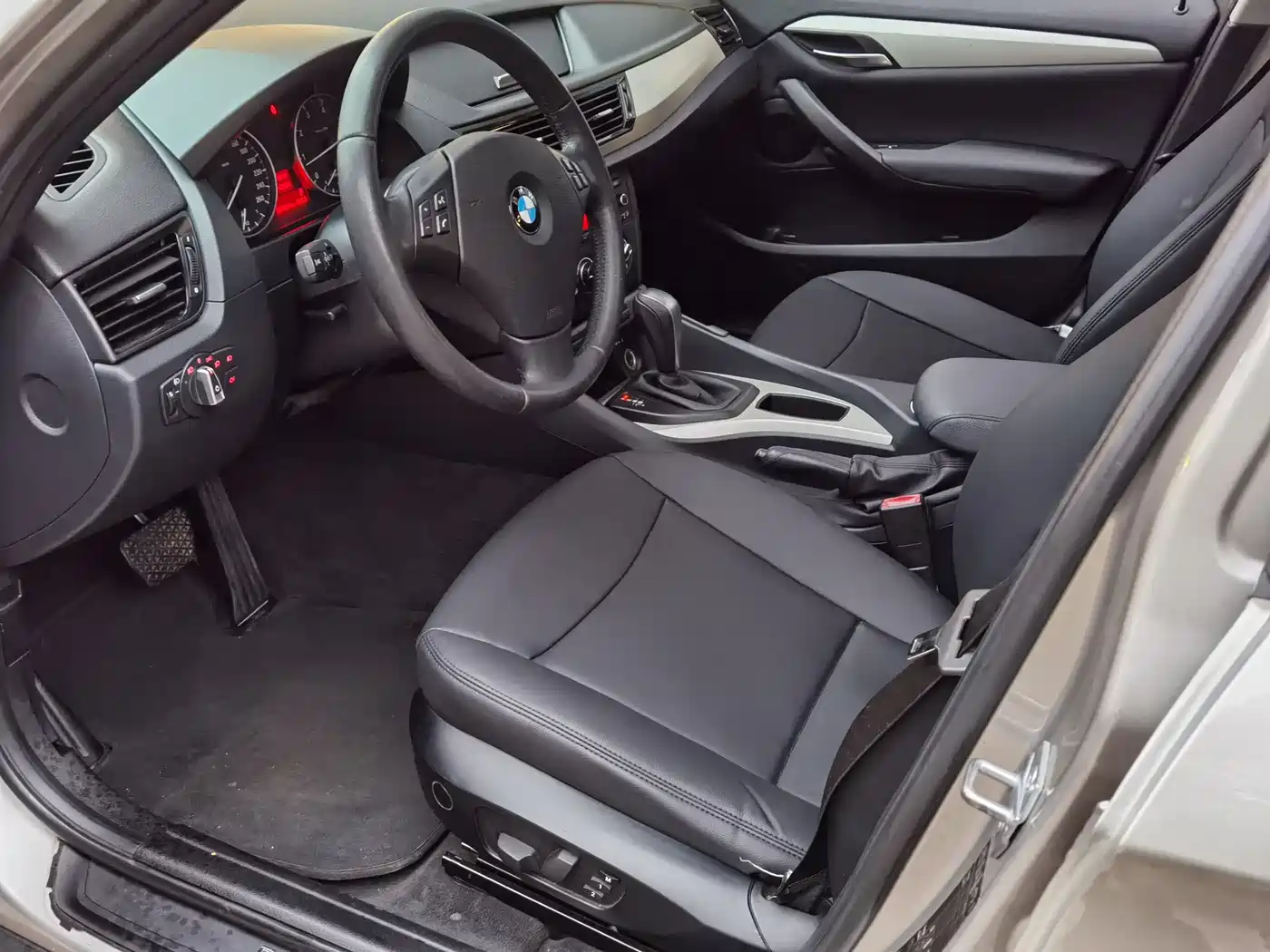 BMW X1 2013 sDrive18i Fashion фото 8