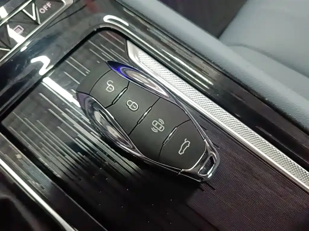 Hongqi H5 PHEV 2025 170 Super Hybrid Edition фото 9