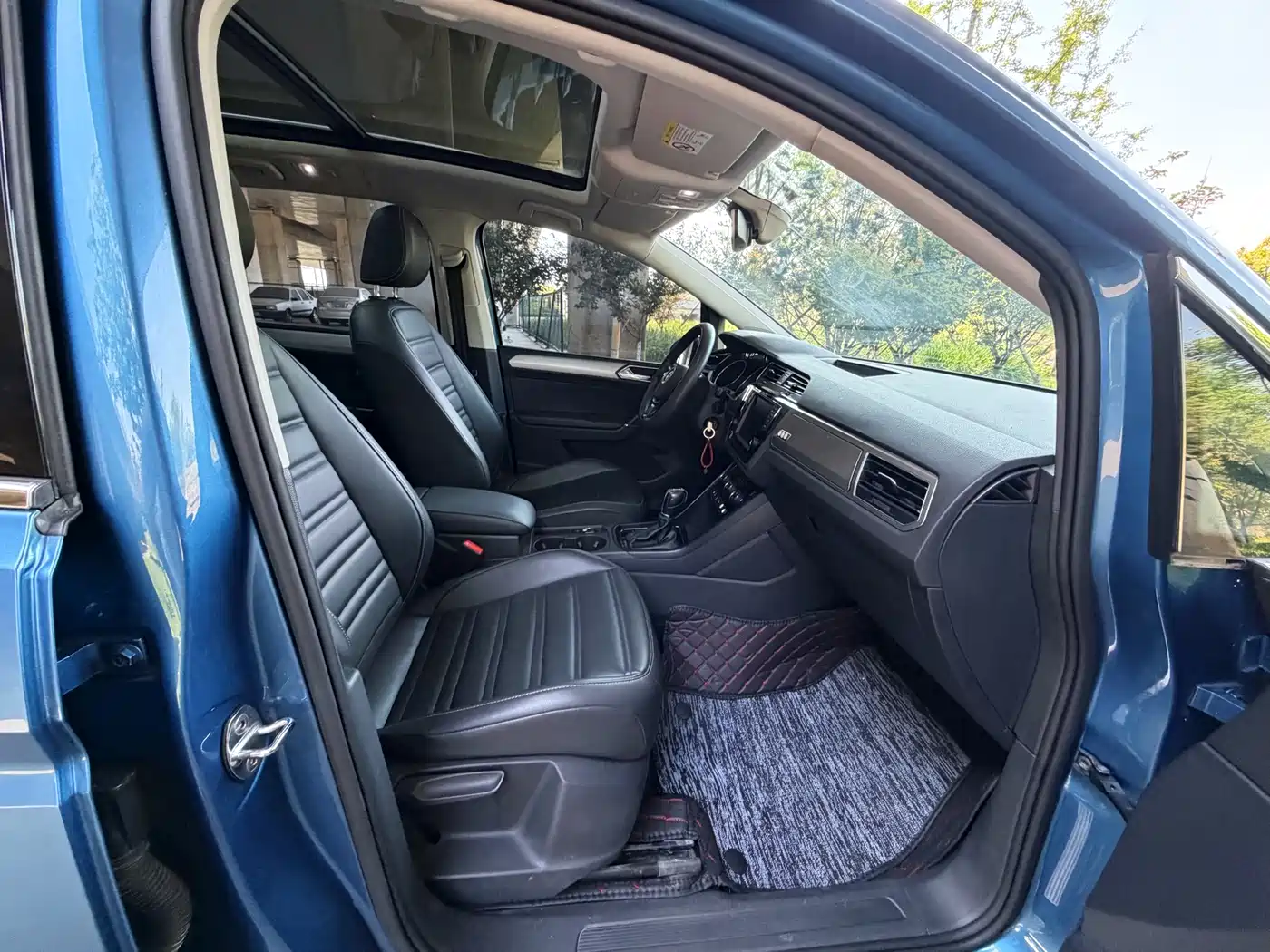 Volkswagen Touran 2018 Touran L 280TSI DSG Comfort 7-seater China V фото 15