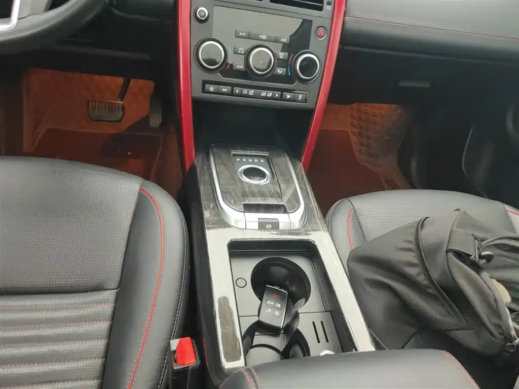 Land Rover Discovery Sport 2019 240PS SE Dynamic Edition China VI фото 10