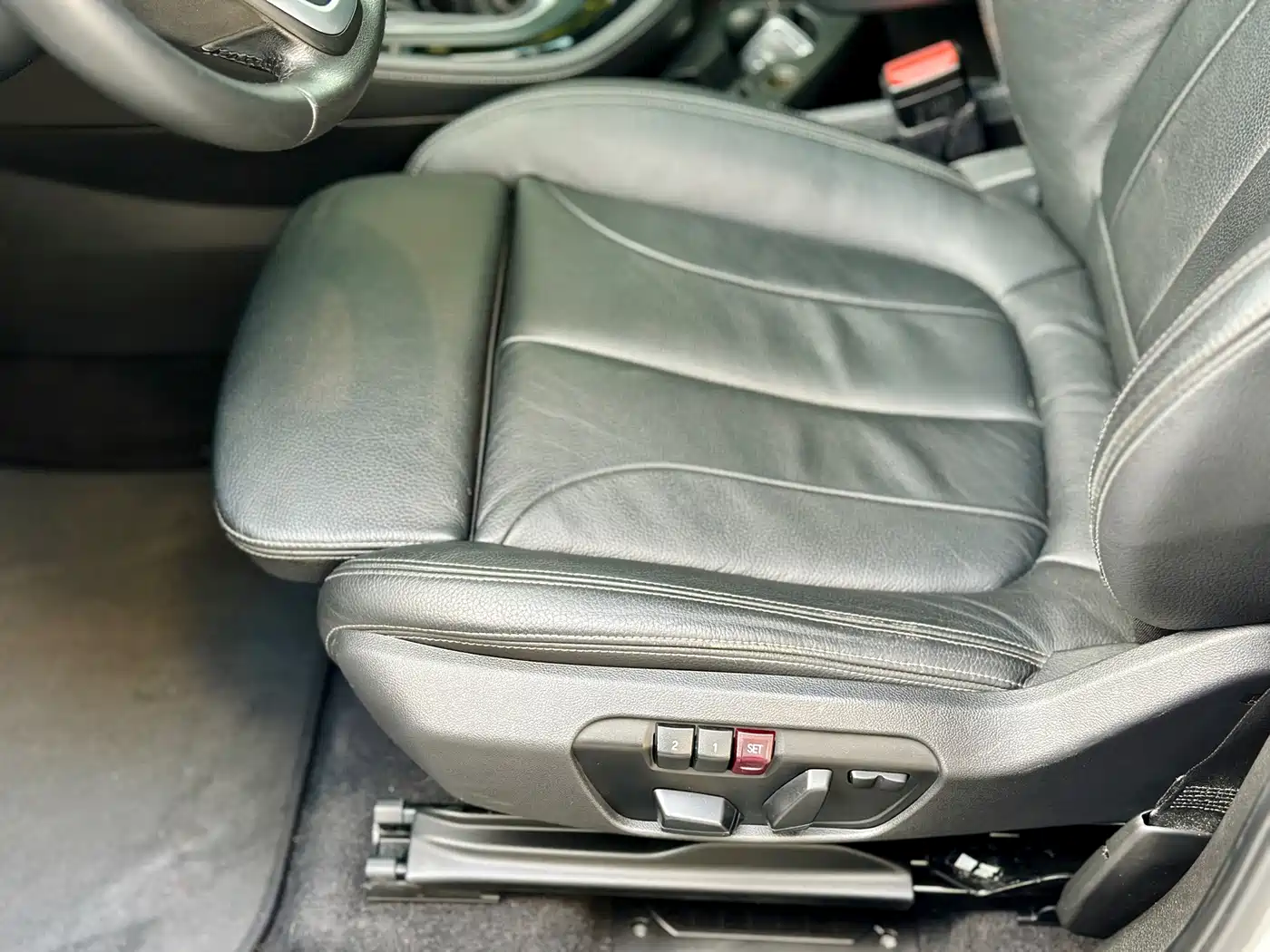 BMW 2 Series Tourer (Import) 2015 2014 220i Luxury Design Package