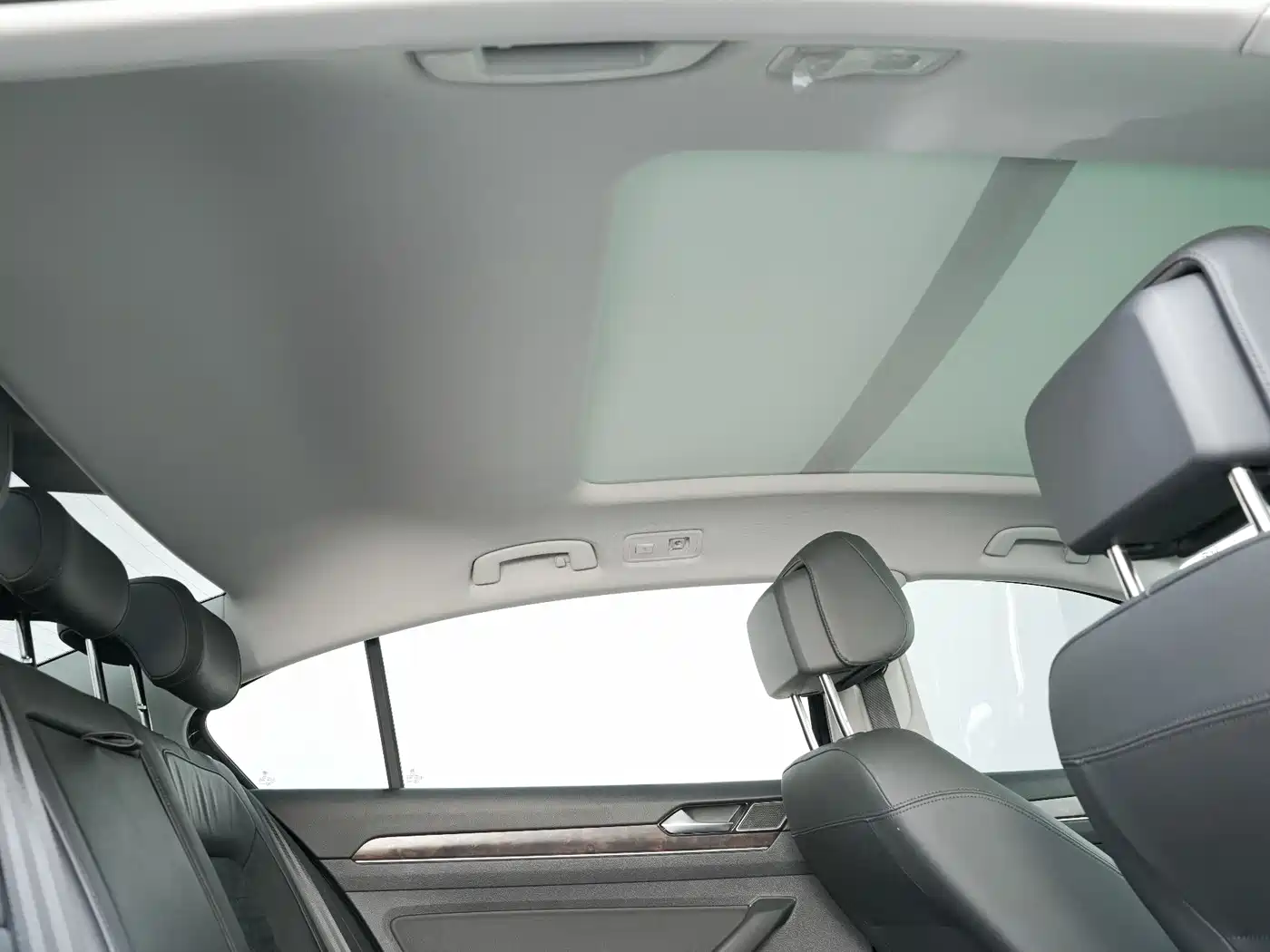 Volkswagen Magotan 2018 330TSI DSG Luxury фото 17