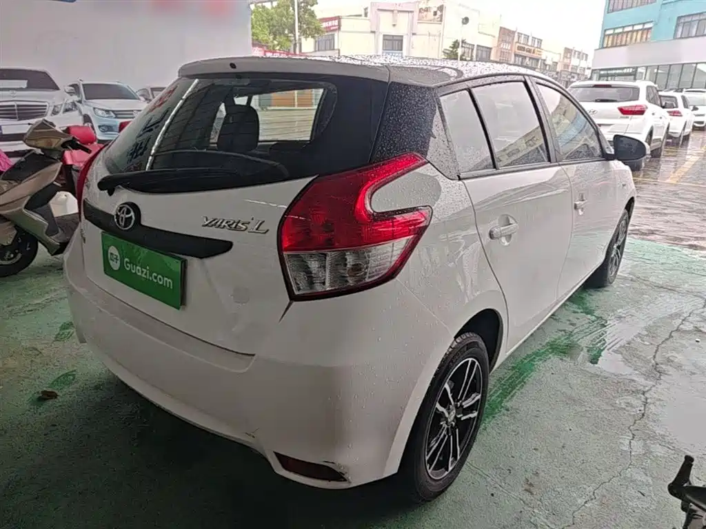 Toyota YARiS L Zhi Xuan 2014 1.3E Automatic Charming Edition фото 7