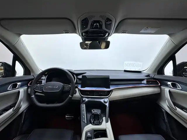 Lynk & Co 06 2020 1.5T Halo фото 5