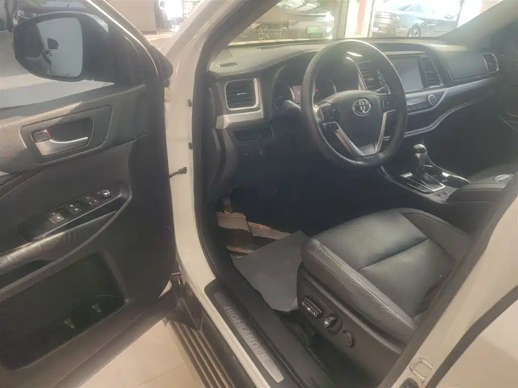 Toyota Highlander 2017 2.0T 4WD Premium 7-Seater фото 16