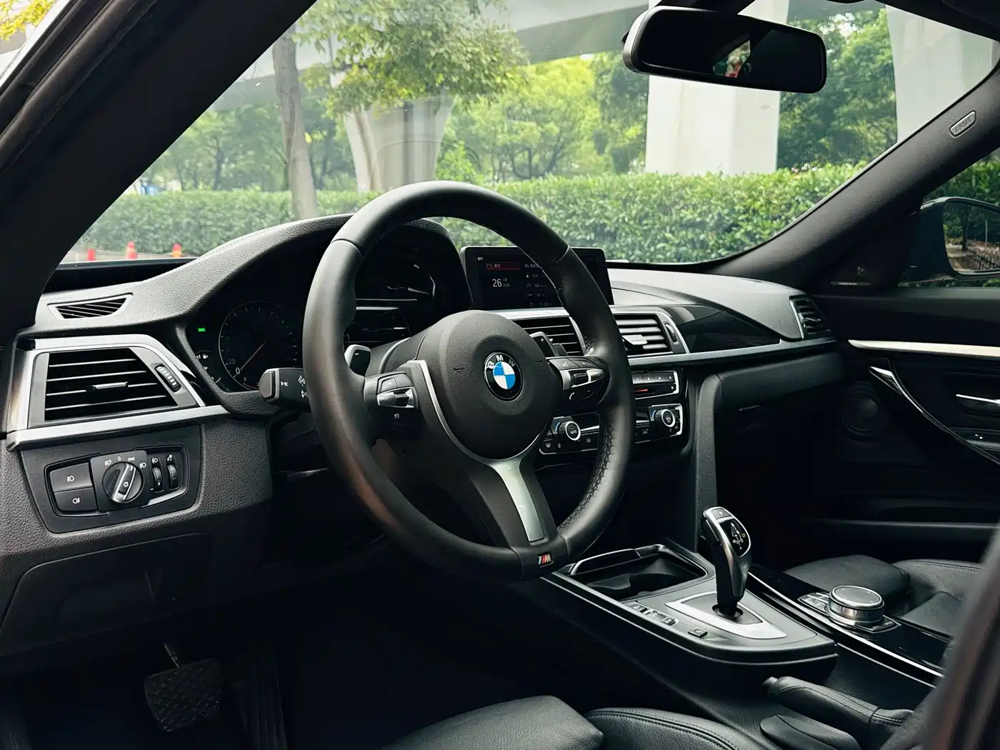 BMW 3 Series GT 2019 320i M Sport Black Night Edition фото 10