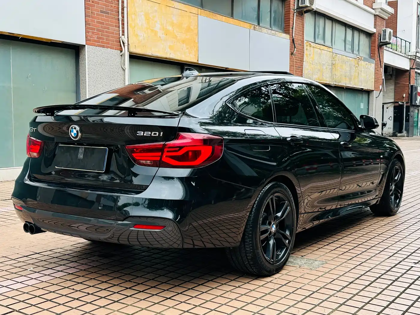 BMW 3 Series GT 2019 320i M Sport Black Night Edition фото 7