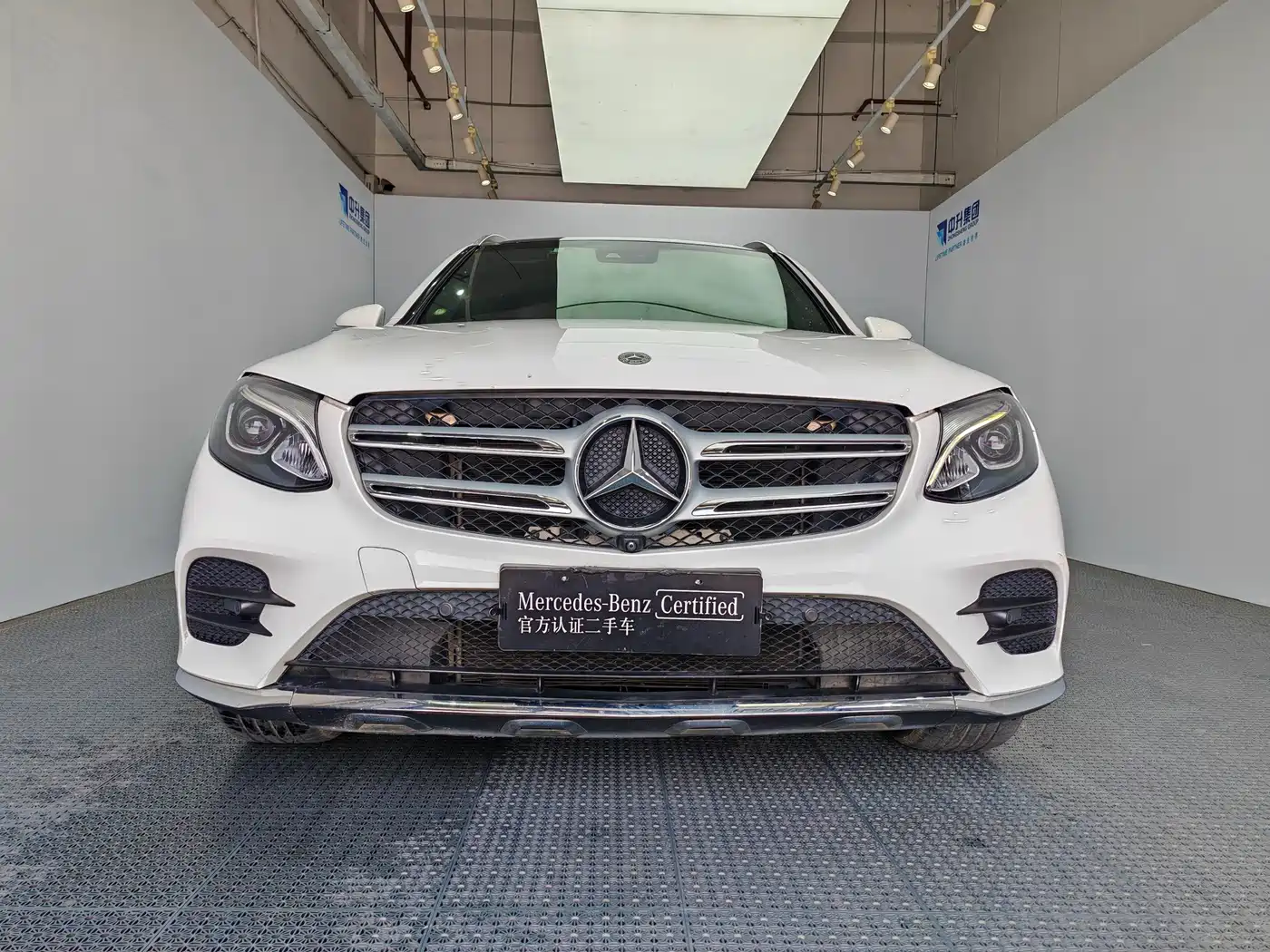 Mercedes-Benz GLC 2017 GLC 260 4MATIC Luxury фото 2