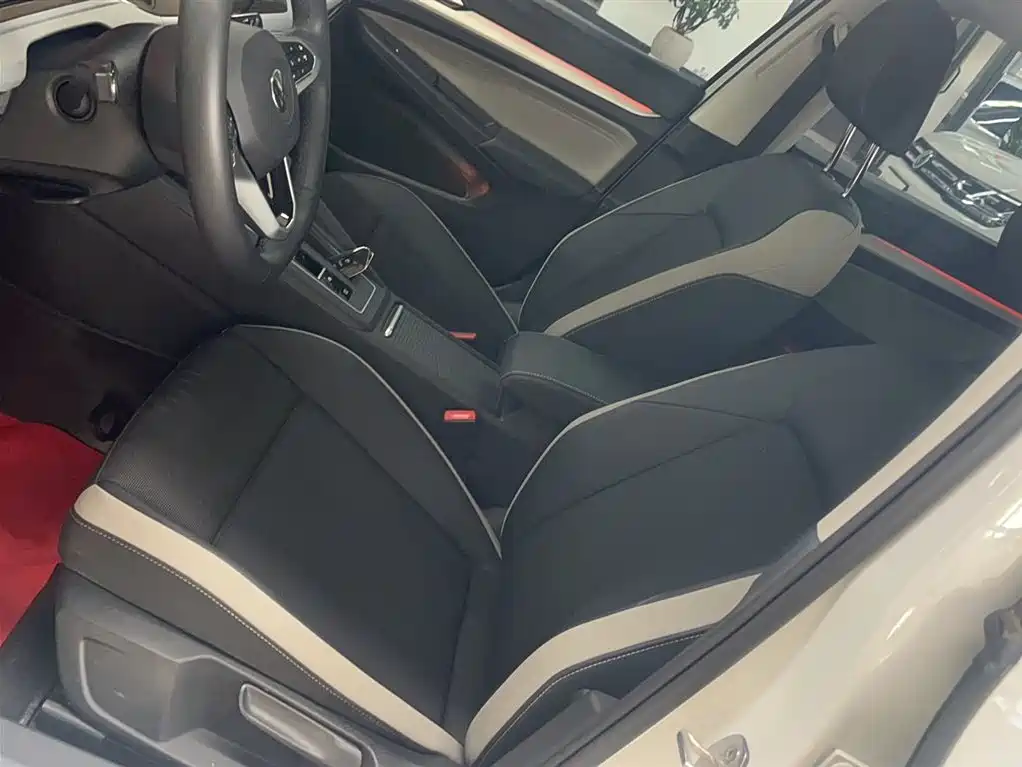 Volkswagen Golf 2021 280TSI DSG Pro фото 17