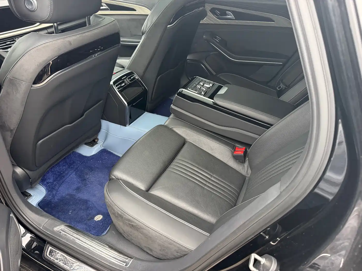 Hongqi H9 2022 2.0T Smart Connect Flag Smooth Edition фото 5
