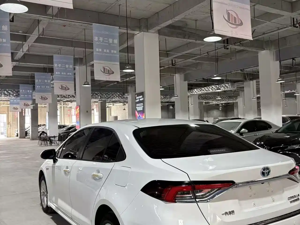 Toyota Corolla 2021 Hybrid 1.8L E-CVT Elite Edition фото 6