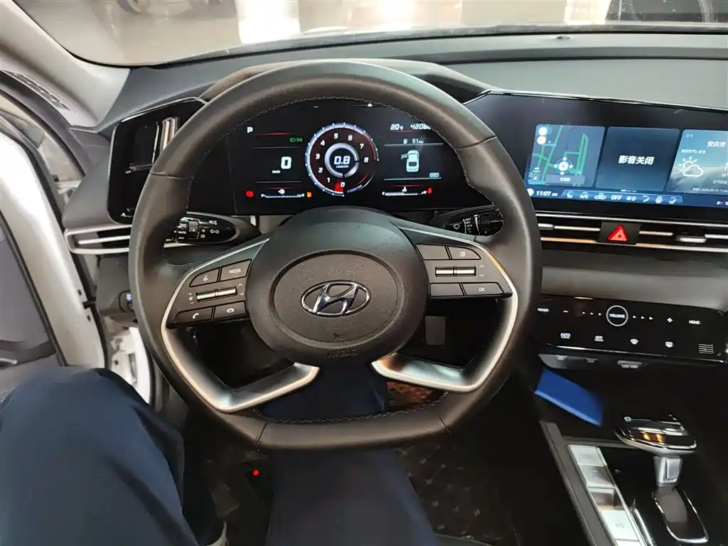 Hyundai Elantra 2022 1.5L CVT GLX Elite Edition фото 11