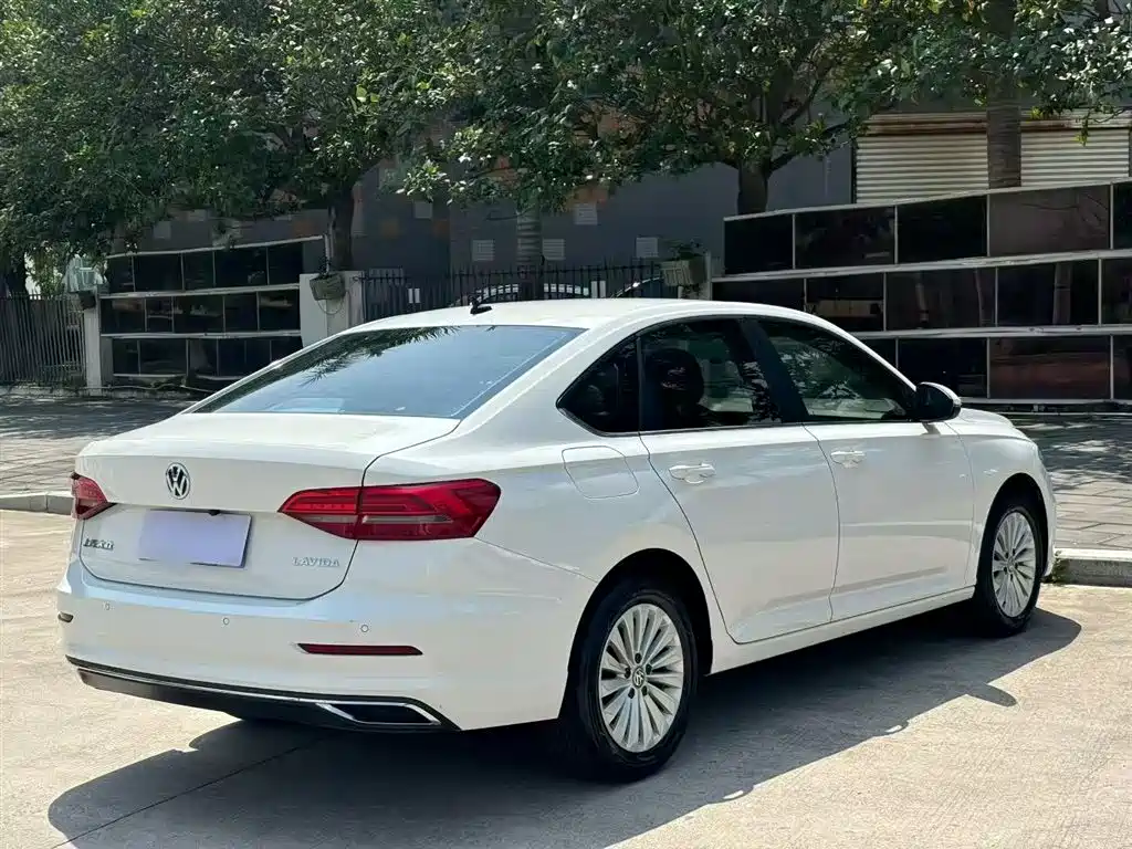 Volkswagen Lavida 2019 1.5L Automatic Comfort Edition China VI фото 7
