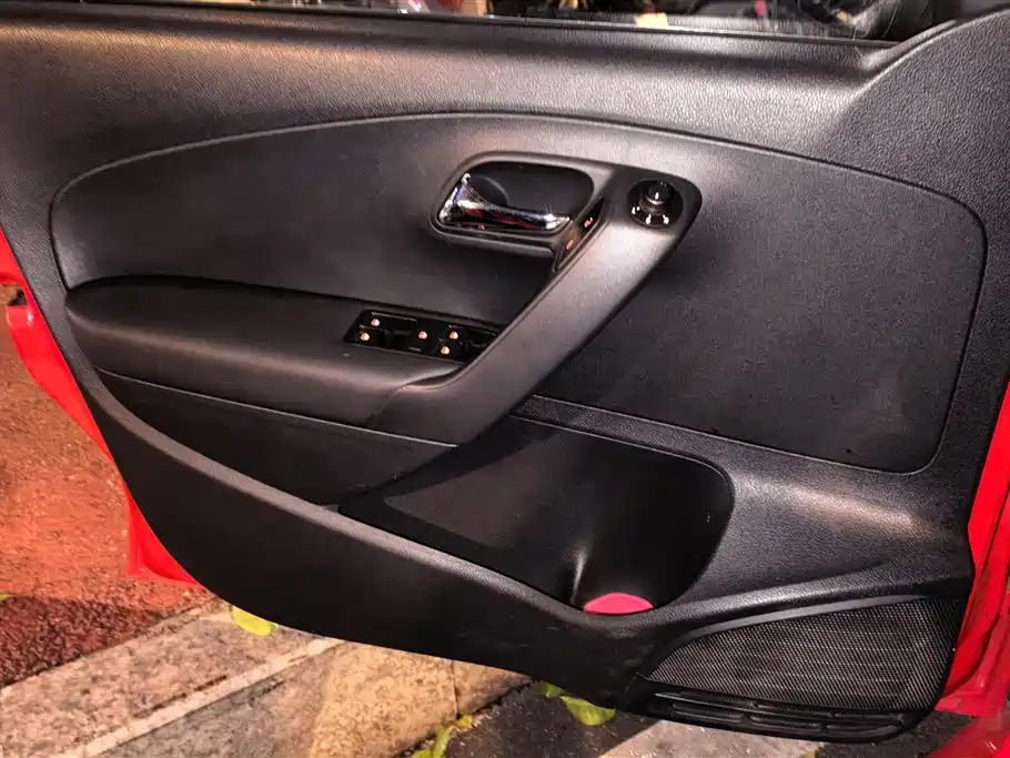 Volkswagen Polo 2014 1.6L Automatic Comfort Edition фото 7