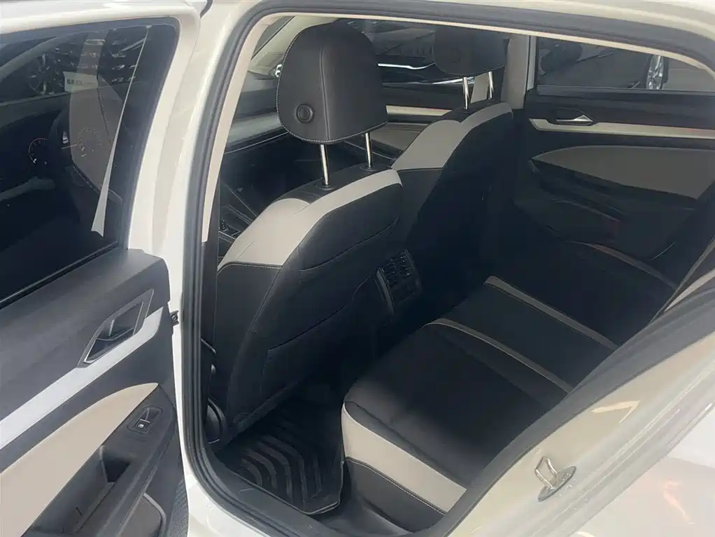 Volkswagen Golf 2021 280TSI DSG Pro фото 10