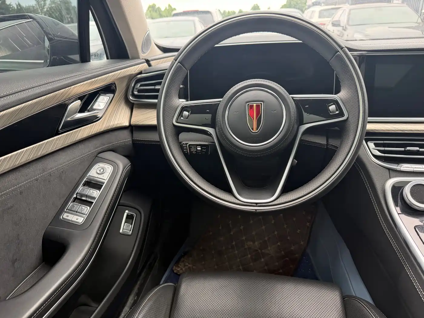 Hongqi H9 2022 2.0T Smart Connect Flag Smooth Edition фото 6