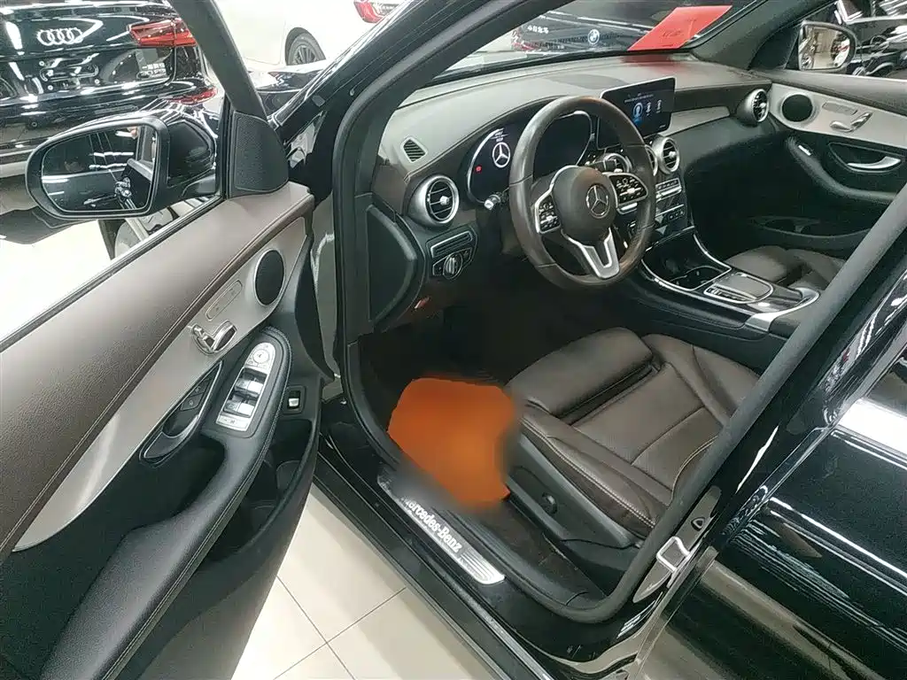 MERCEDES-BENZ GLC