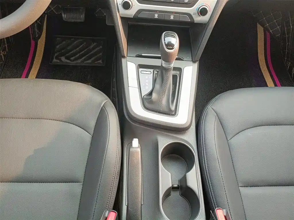 Hyundai Elantra 2016 Model 1.6L Automatic Smart Elite фото 14