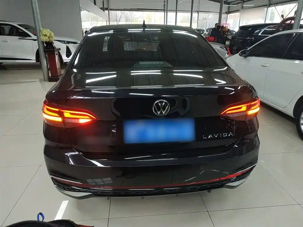 Volkswagen Lavida 2024 Model 1.5L Automatic Starlight 5 Million Edition фото 4