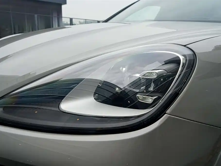 Porsche Cayenne New Energy 2023 Cayenne E-Hybrid 2.0T Platinum Edition фото 10