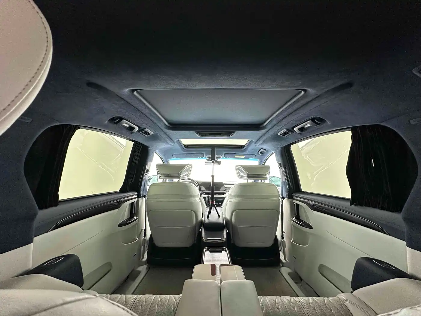 Buick GL8 2021 Avenir Aivia 4-Seater Prestige Edition фото 4