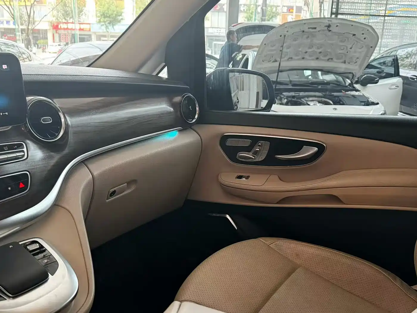 Фото 7 - Mercedes-Benz V-Class