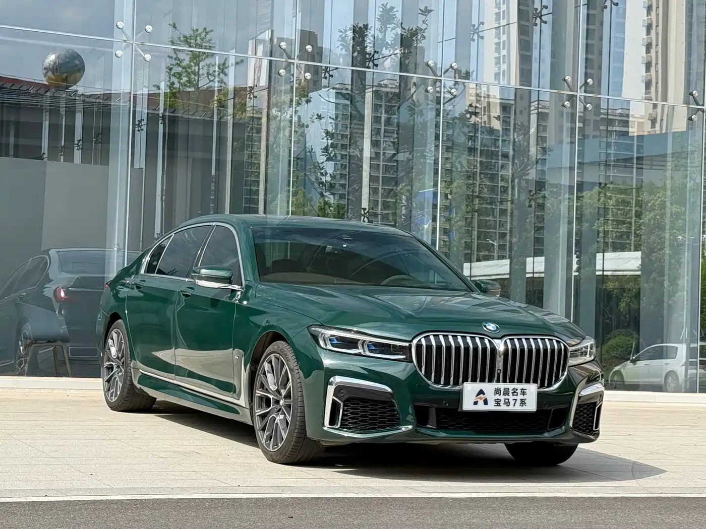 BMW 7 Series 2019 740Li Exclusive M Sport Package фото 3