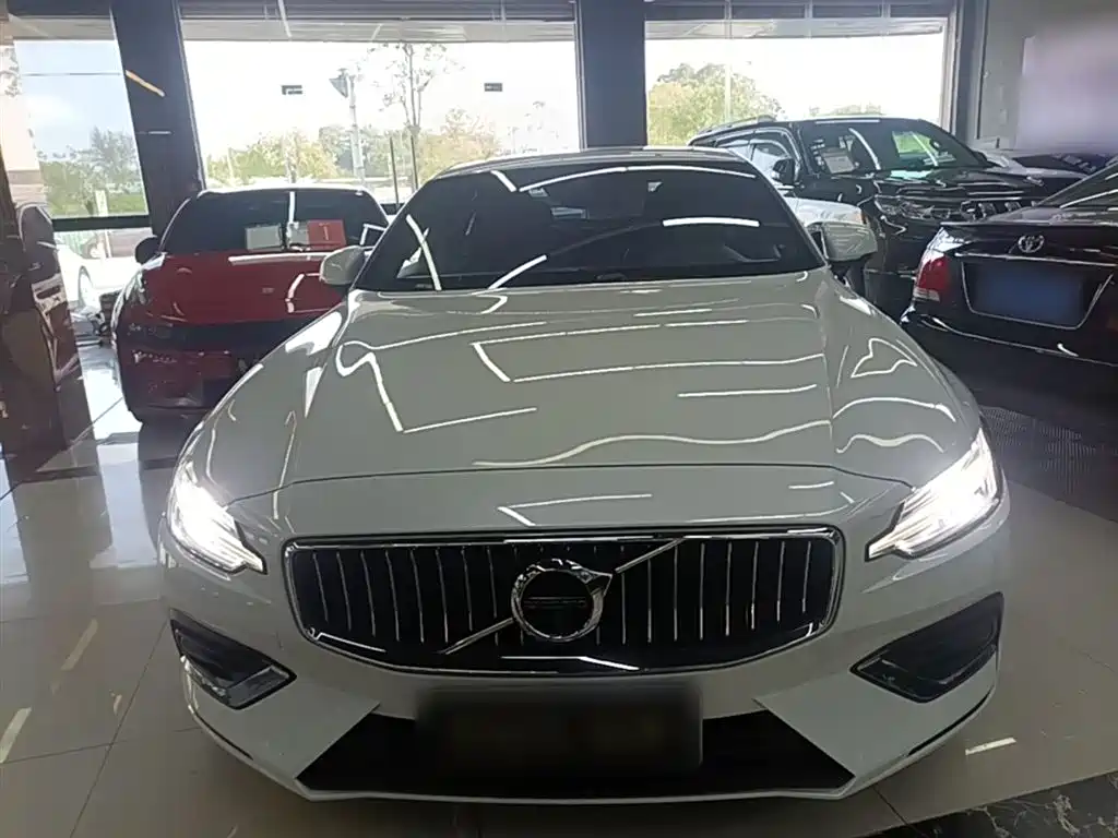 VOLVO S60