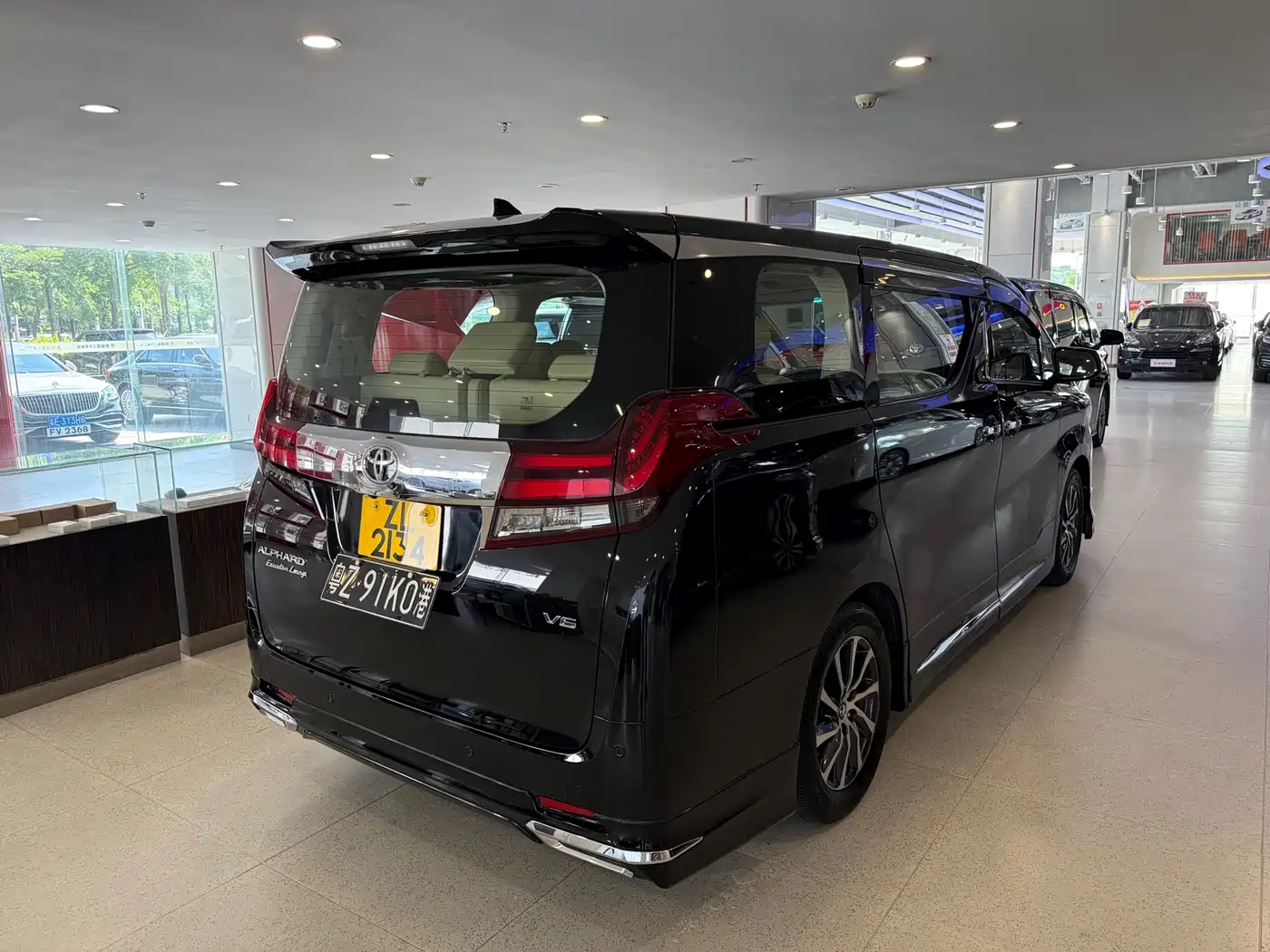 Toyota Alphard 2015 3.5L Premium Edition фото 6
