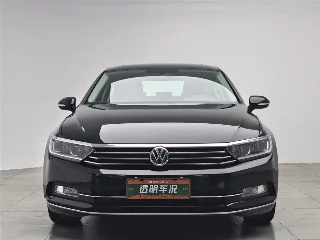 Volkswagen Magotan 2018 330TSI DSG Luxury фото 3