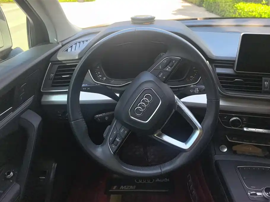 Audi Q5L 2020 Facelift 40 TFSI Honor Fashion фото 15