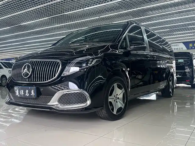 Mercedes-Benz Vito 2023 2.0T Business 7-Seater