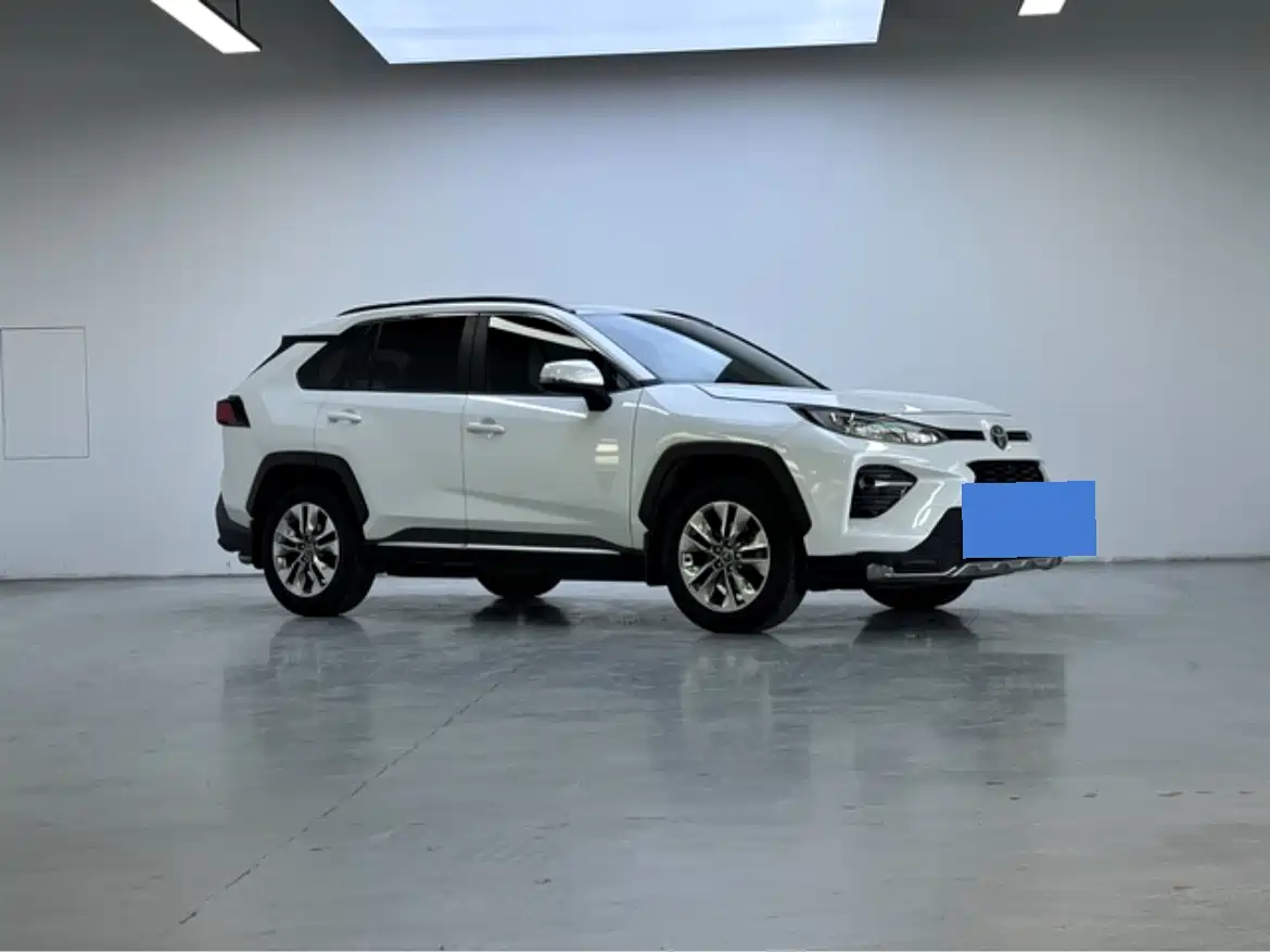 Toyota Wildlander 2021 2.0L CVT 2WD Luxury Edition фото 3