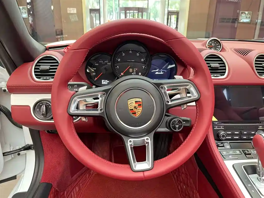 Porsche 718 2022 Boxster 2.0T фото 9