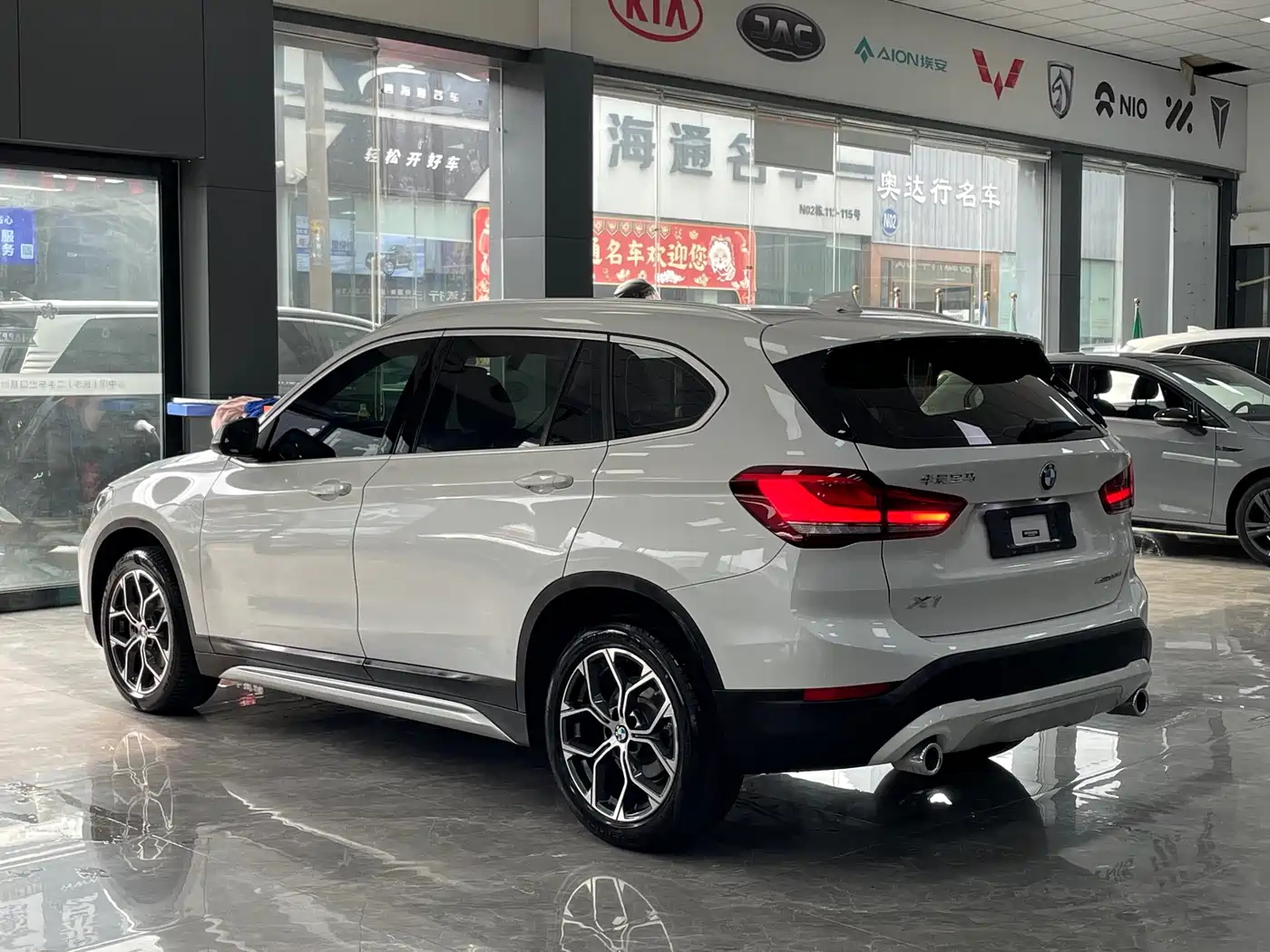 BMW X1 2022 sDrive20Li Premium фото 15