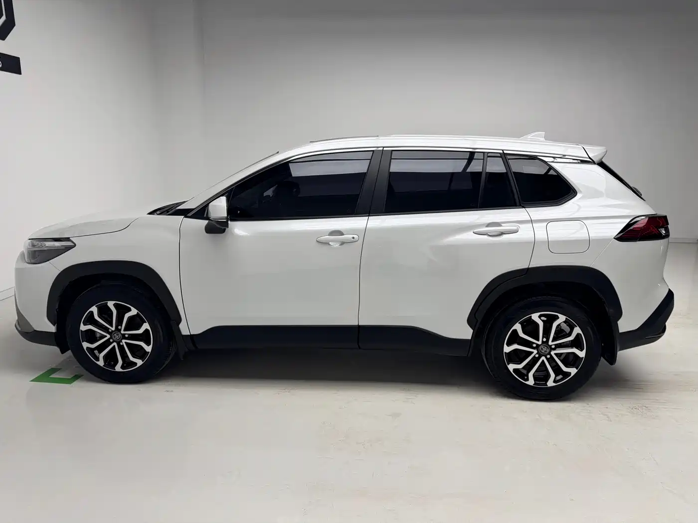 Toyota Frontlander 2022 2.0L CVT Luxury Edition фото 9
